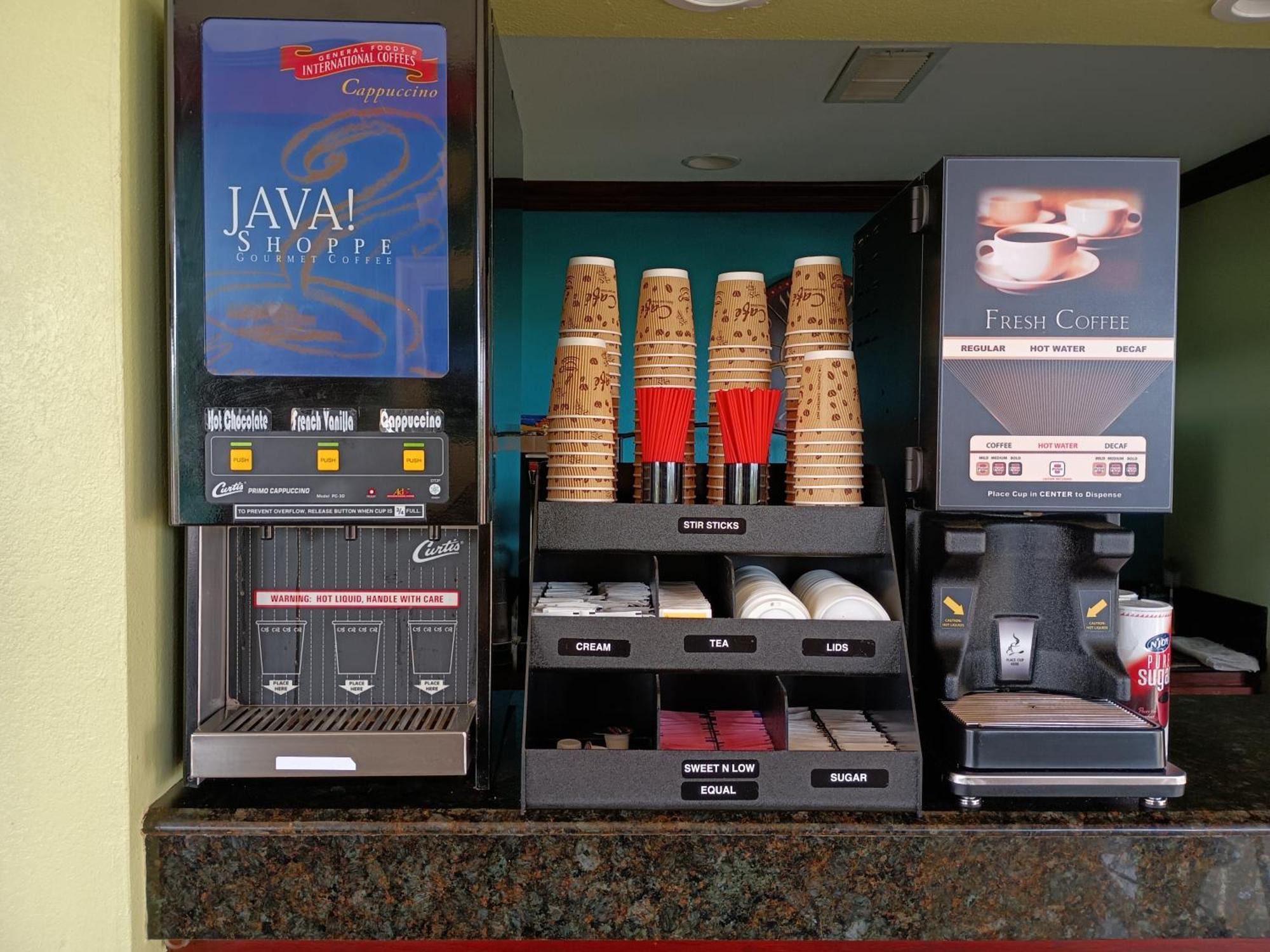 Americas Best Value Inn & Suites-Alvin/Houston Buitenkant foto