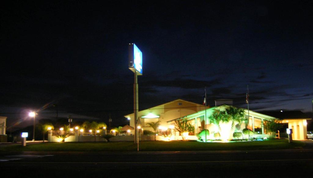 Americas Best Value Inn & Suites-Alvin/Houston Buitenkant foto
