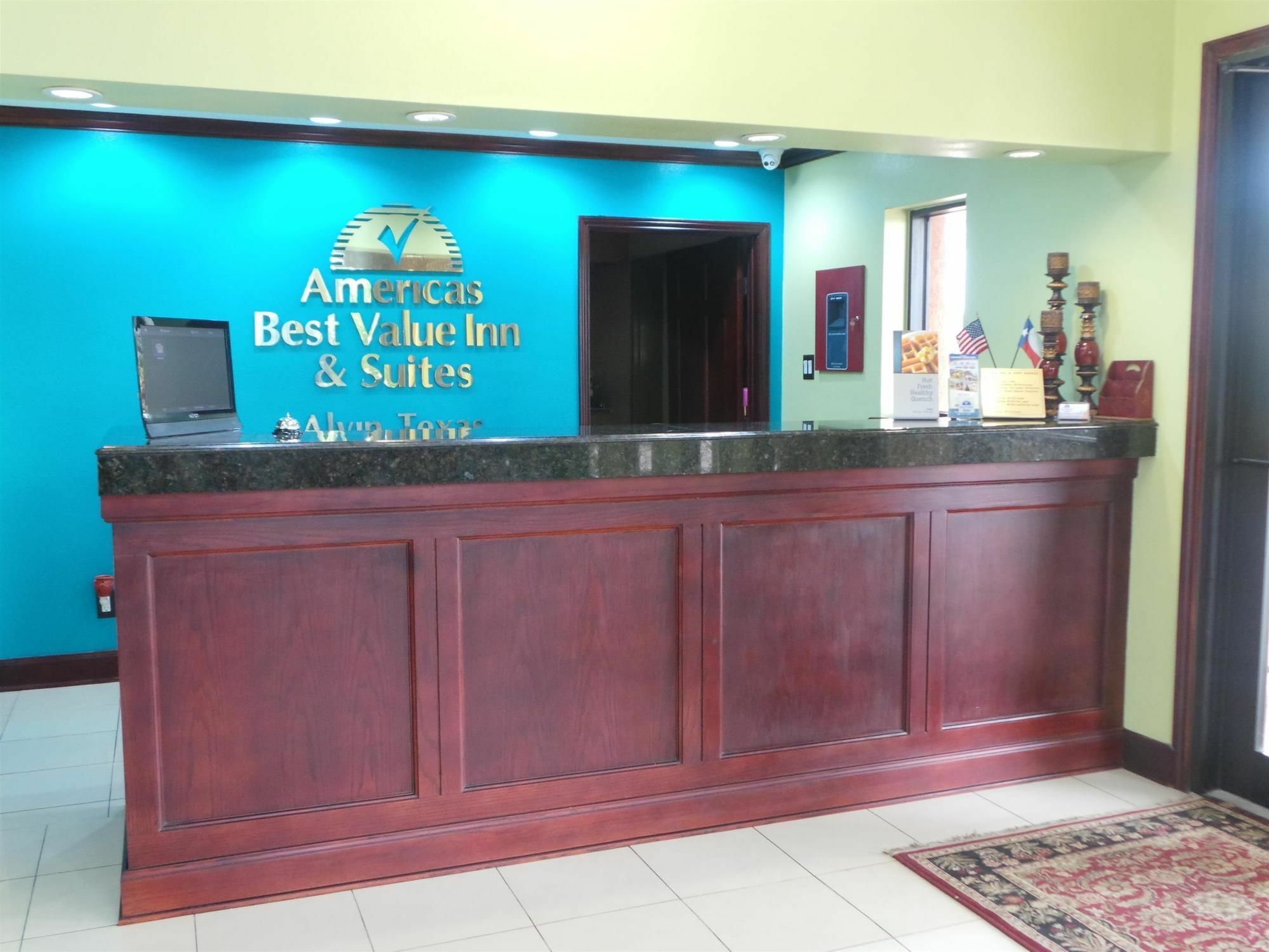 Americas Best Value Inn & Suites-Alvin/Houston Buitenkant foto