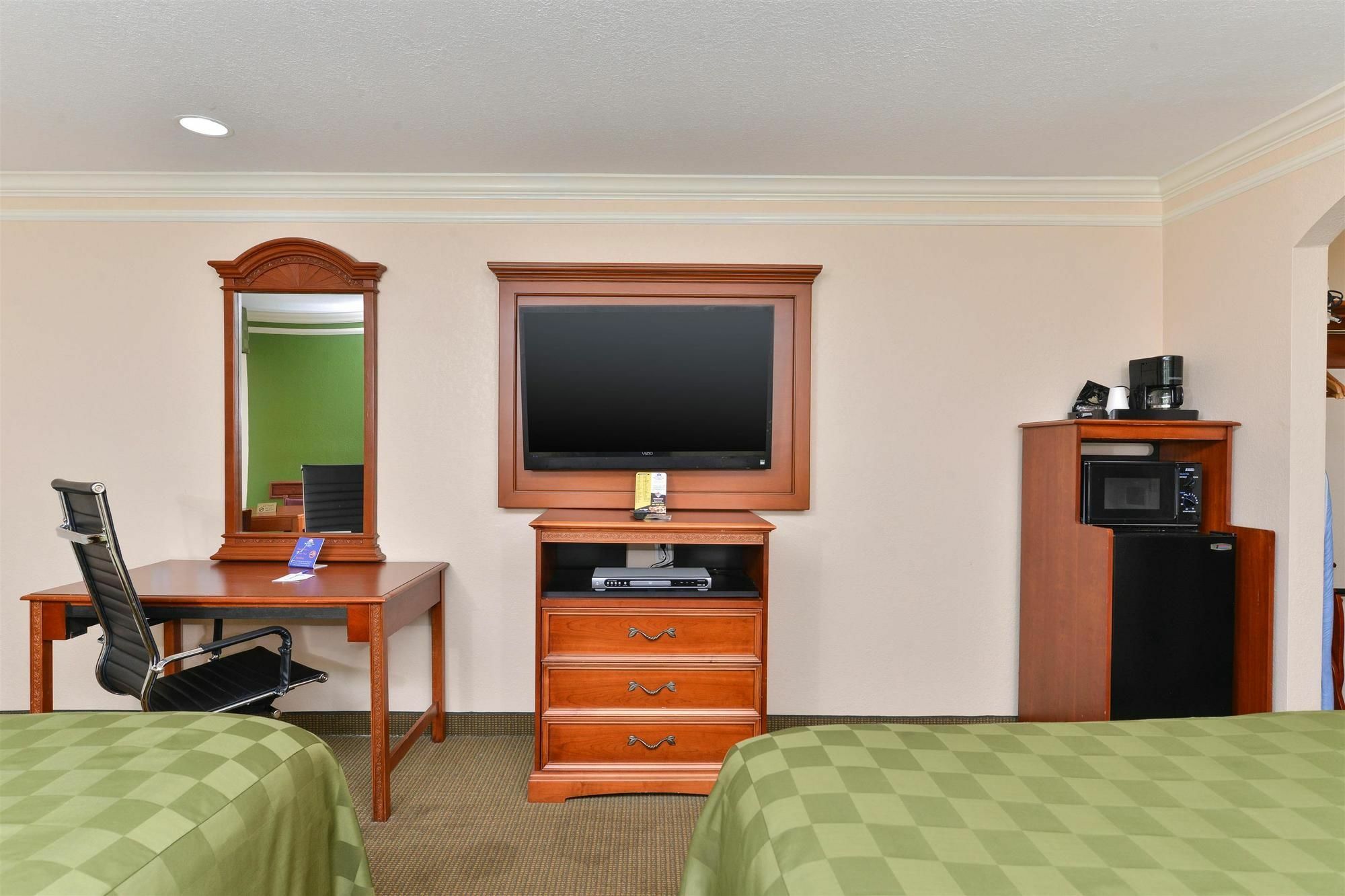 Americas Best Value Inn & Suites-Alvin/Houston Buitenkant foto